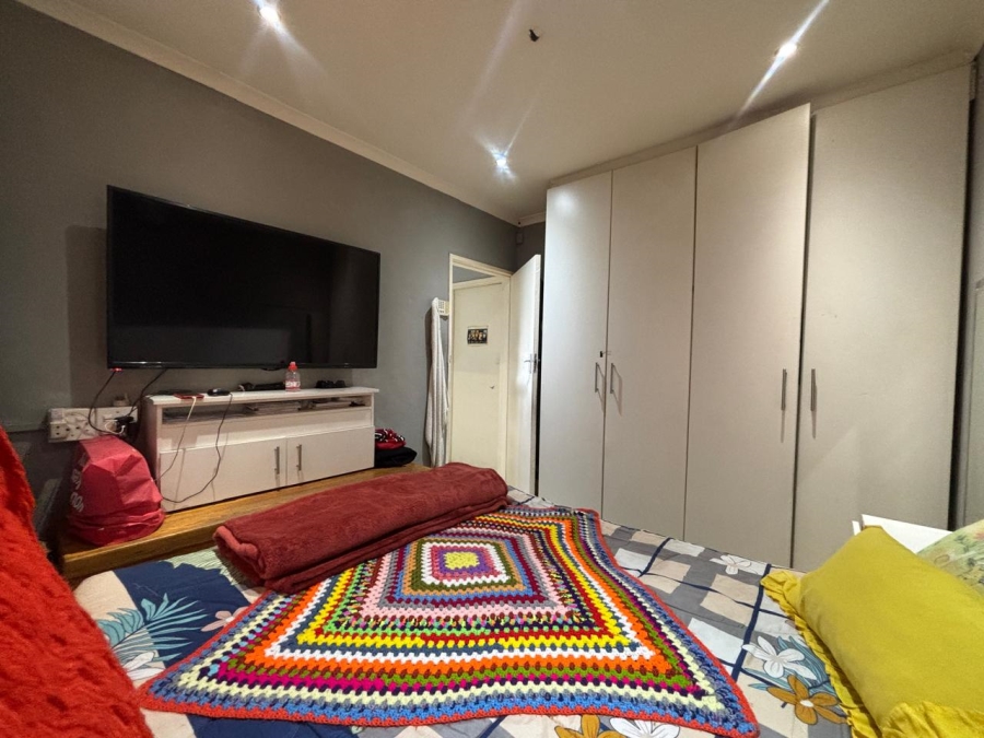 7 Bedroom Property for Sale in Beverly Park Western Cape
